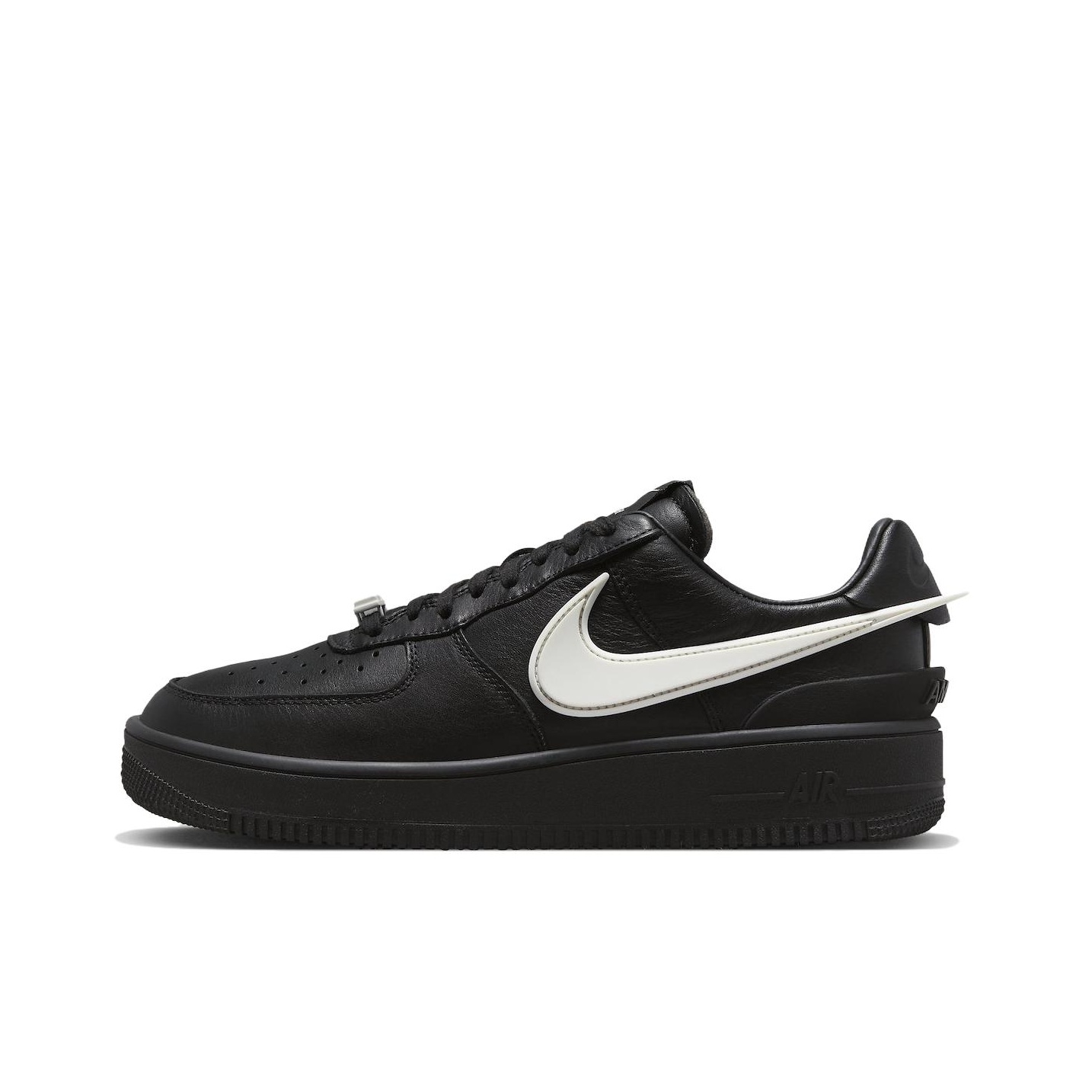 Nike Shoes Air Force 1 - نايك × أمبوش إير فورس 1
