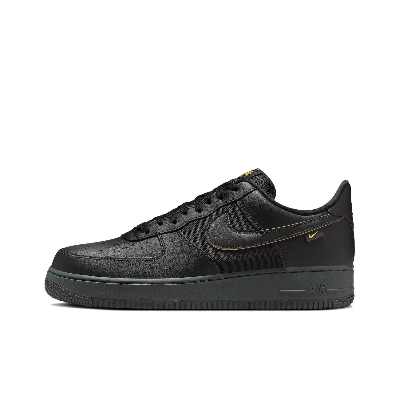 Nike Shoes Air Force 1 - حذاء نايك إير فورس 1 منخفض